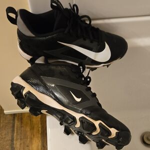 Nike Black and White Sports Cleats